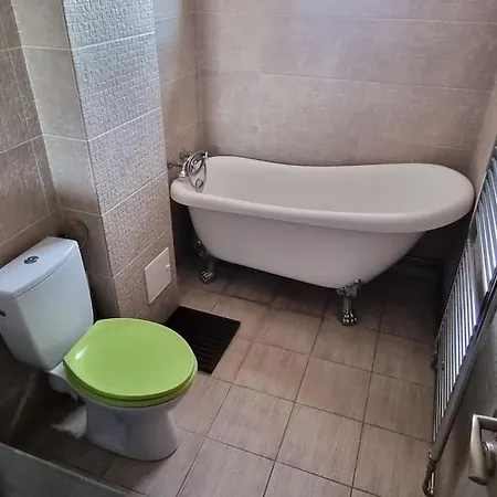 Center Apartment *